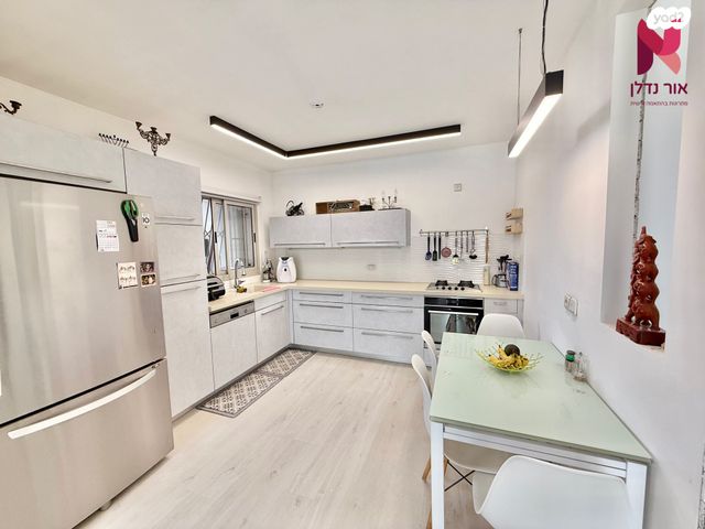 דירה, הסופר, רמב"ם, ראש העין