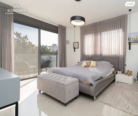 דו משפחתי, רמת אמיר, קדימה צורן