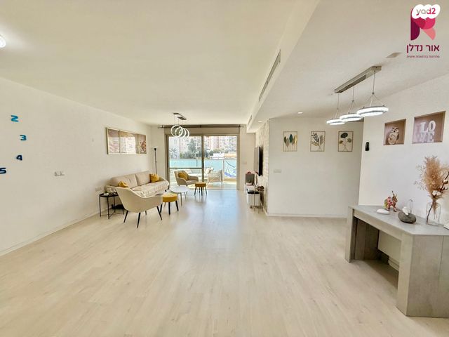 דירה, הסופר, רמב"ם, ראש העין