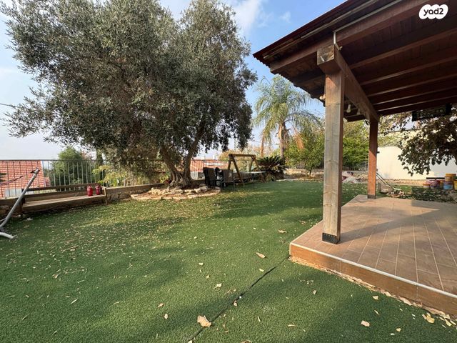 השקד עופרים 22