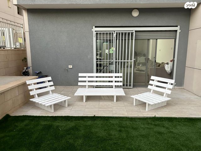 דירת גן, כפר סבא