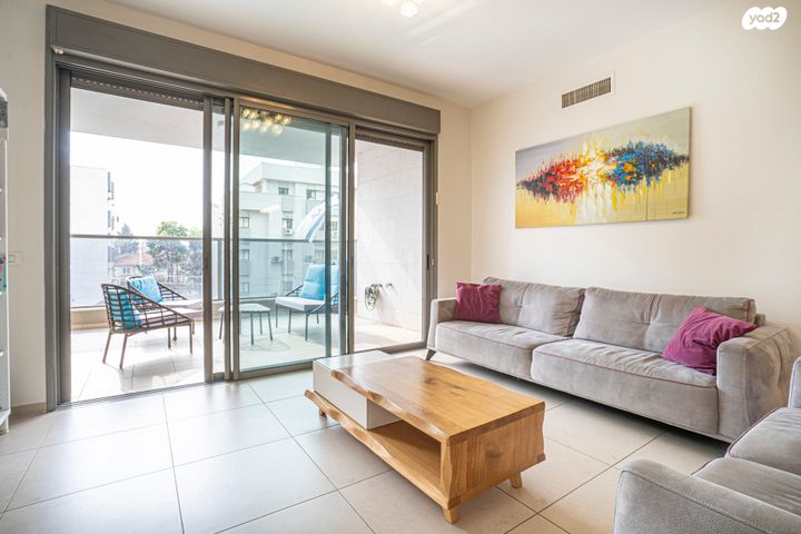 דירה, הוד השרון