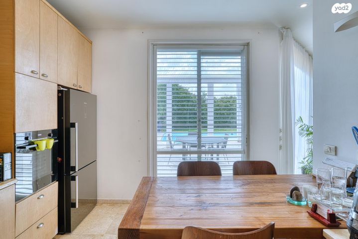 דו משפחתי, עפרוני 7, המעוף, קיסריה