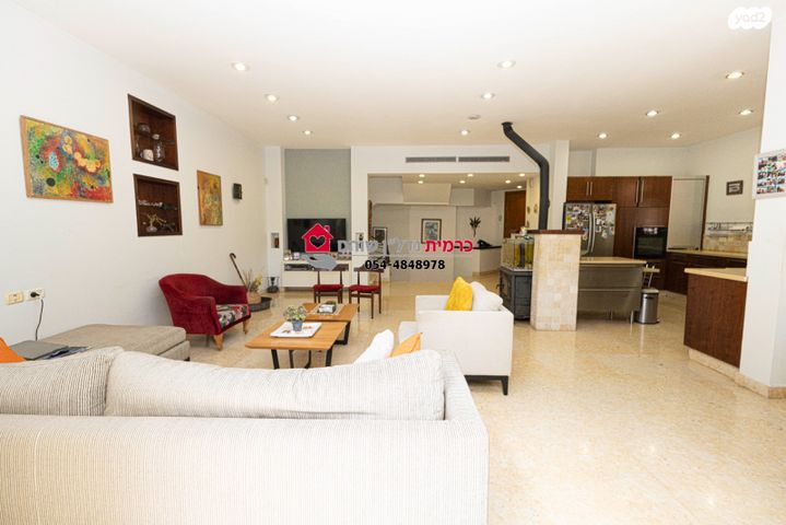 דו משפחתי, רקפות, שוהם