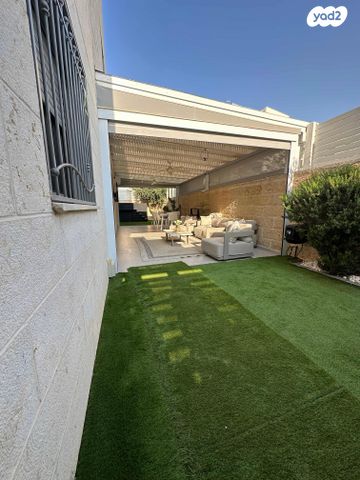 דירת גן, דוכיפת, הציפורים, מודיעין מכבים רעות