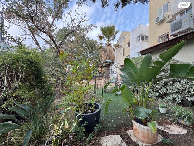 דירה, פורצי הדרך 28, נווה עמל, הרצליה