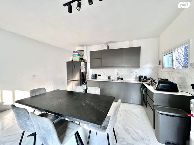 דירה, שדרות חיים וייצמן 105, צפון מערב מרכז העיר, נתניה