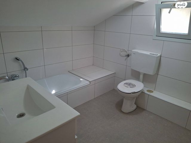 דו משפחתי, מטולה