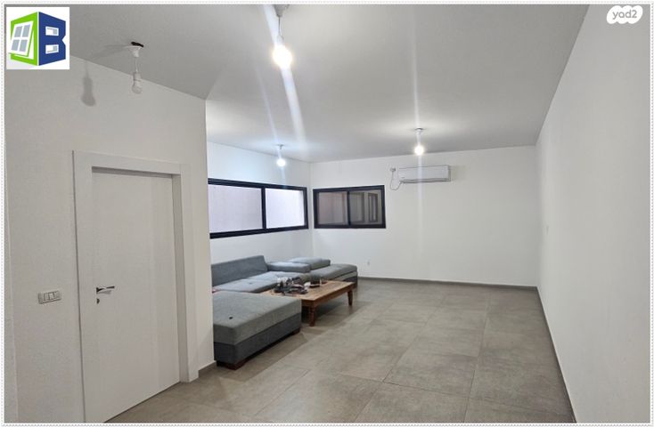 דו משפחתי, ד"ר שמעון היימן, נאות הדרים, גן יבנה