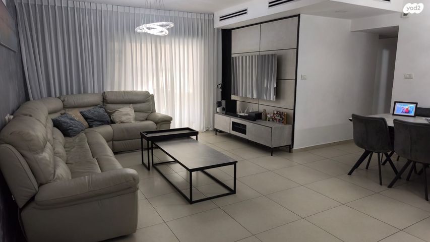 דירה, יעקב פיכמן 22, נווה זאב, נאות אילן, באר שבע