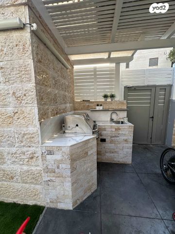 דירת גן, דוכיפת, הציפורים, מודיעין מכבים רעות