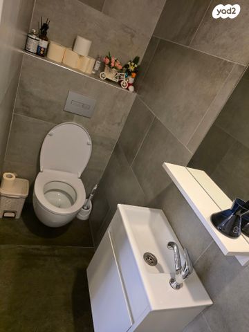 גג/ פנטהאוז, הרצל 82, עצמאות יוספטל, בת ים