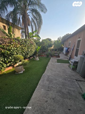 דו משפחתי, יראון 18, אפק, קצרין