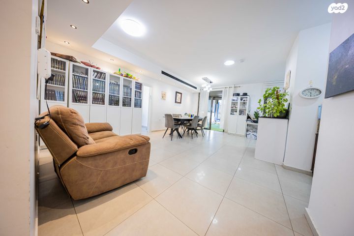 גג/ פנטהאוז, דובב מישרים / רמת בית שמש ד-1, בית שמש