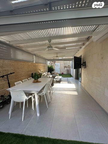 דירת גן, דוכיפת, הציפורים, מודיעין מכבים רעות