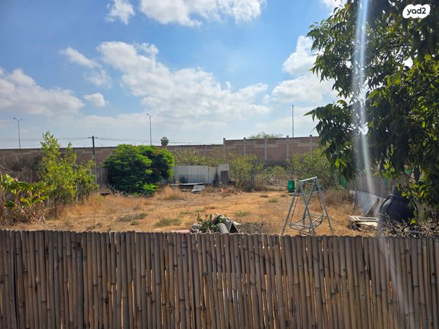 דו משפחתי, המעגל 22, הוד השרון