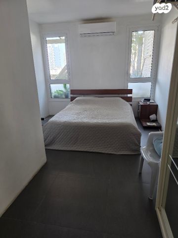 גג/ פנטהאוז, הרצל 82, עצמאות יוספטל, בת ים