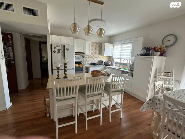 דירה, מגדל המנורה, אבני חן, מודיעין מכבים רעות