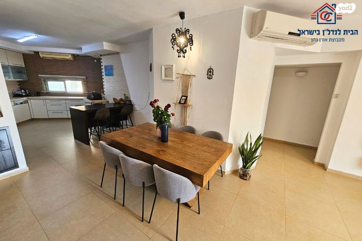 דירה, יהושע רבינוביץ, בן גוריון, חולון