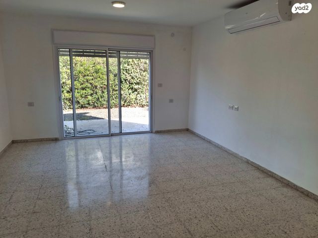 דו משפחתי, מטולה