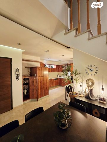 גג/ פנטהאוז, עמק החולה, מודיעין מכבים רעות