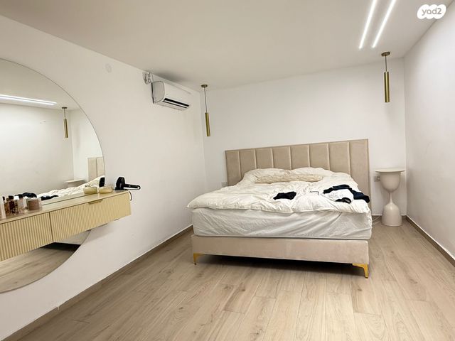 דו משפחתי, הערבה, צמח השדה, מעלה אדומים