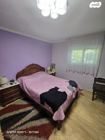 דו משפחתי, יראון 18, אפק, קצרין