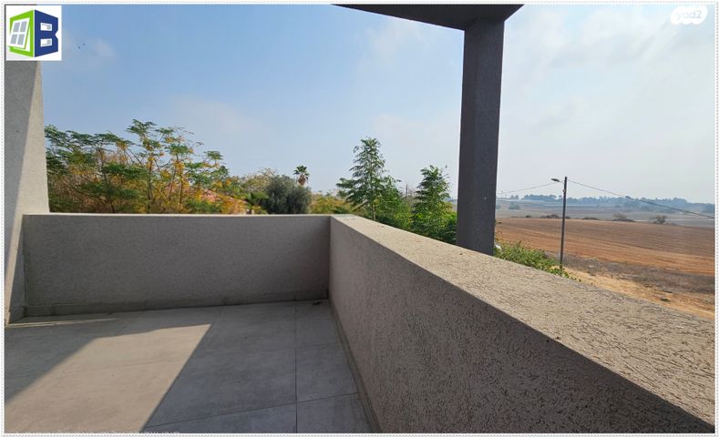 דו משפחתי, ד"ר שמעון היימן, נאות הדרים, גן יבנה