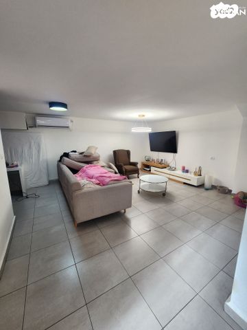 בית פרטי/ קוטג', יצחק רבין, ניסן, חדרה