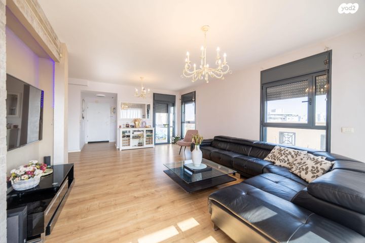 גג/ פנטהאוז, לודיוב 3, פתח תקווה