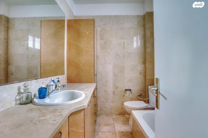 דו משפחתי, עפרוני 7, המעוף, קיסריה