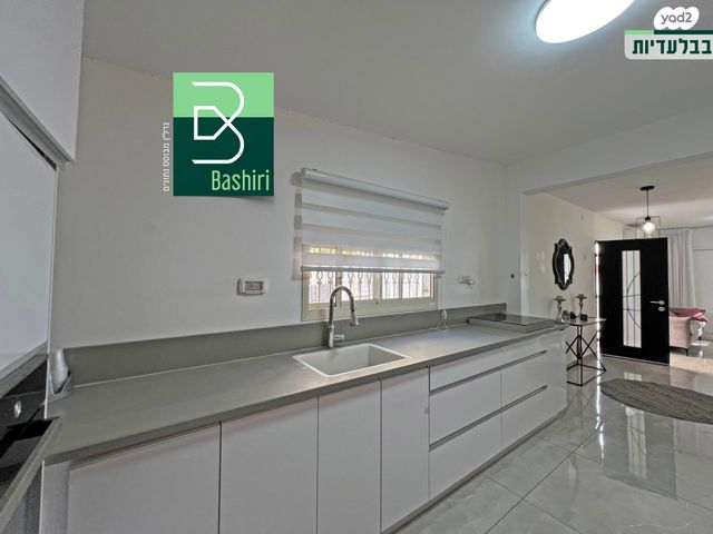 דו משפחתי, יסמין, שכונת הורדים, קרית שמונה