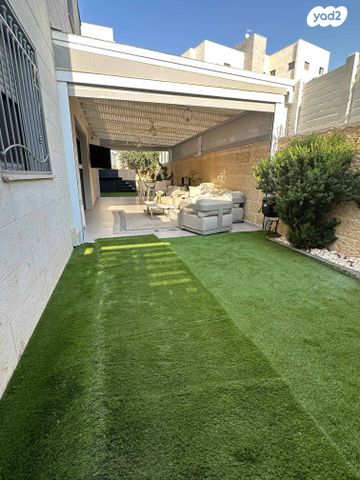 דירת גן, דוכיפת, הציפורים, מודיעין מכבים רעות