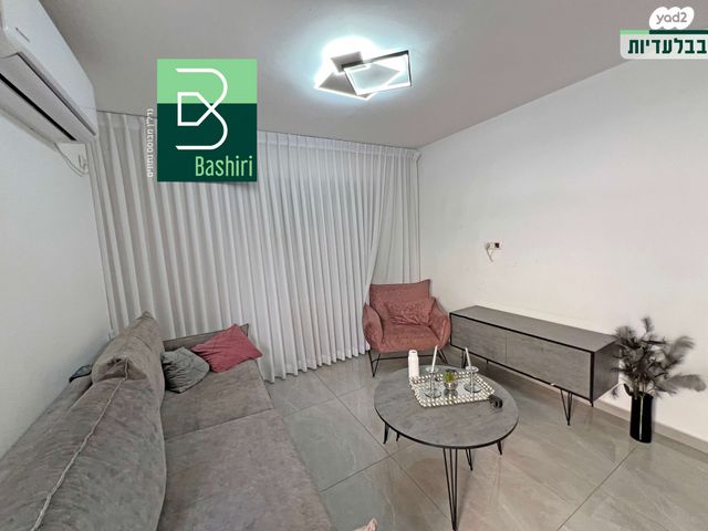 דו משפחתי, יסמין, שכונת הורדים, קרית שמונה