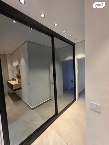 דירת גן, גן יבנה מערב, גן יבנה