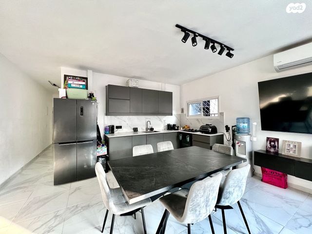 דירה, שדרות חיים וייצמן 105, צפון מערב מרכז העיר, נתניה