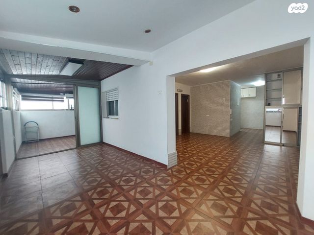 דירת גן, גני אביב, לוד