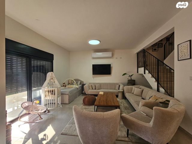 דו משפחתי, חולית, שאר העיר, כפר ורדים