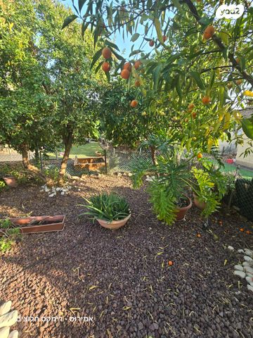 דו משפחתי, יראון 18, אפק, קצרין