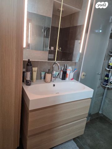 גג/ פנטהאוז, הרצל 82, עצמאות יוספטל, בת ים