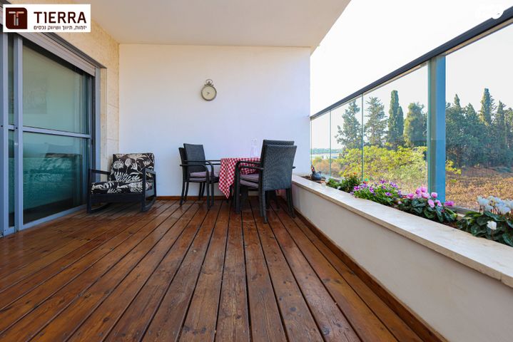 דירה, רמת אמיר, קדימה צורן