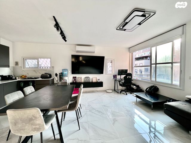 דירה, שדרות חיים וייצמן 105, צפון מערב מרכז העיר, נתניה