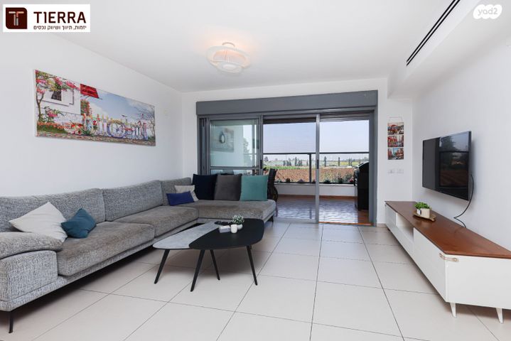 דירה, רמת אמיר, קדימה צורן