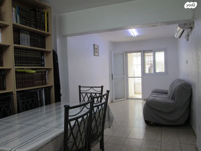 זכרון יעקב 10