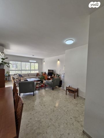 דירה, כפר סבא