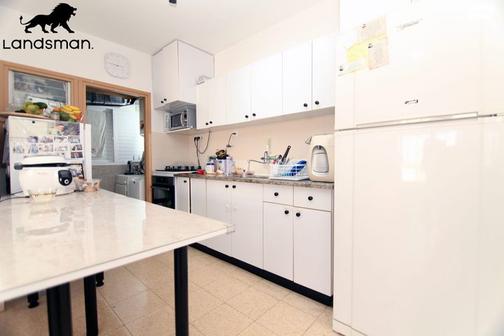 דירה, הרב זוארץ פריג'ה 18, נאות גנים, נתניה