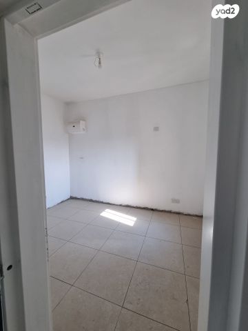 גג/ פנטהאוז, קנאי הגליל 9, קטמונים, ירושלים