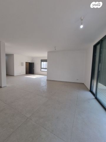 גג/ פנטהאוז, קנאי הגליל 9, קטמונים, ירושלים