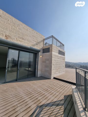 גג/ פנטהאוז, קנאי הגליל 9, קטמונים, ירושלים