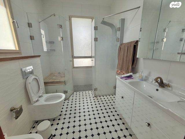 בית פרטי/ קוטג', כחל